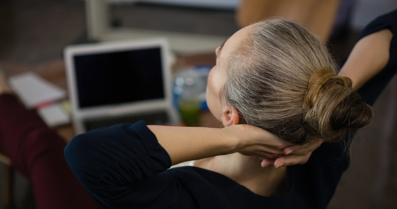 Sua dor de cabeça é apenas nas costas? Você pode medir sua pressão arterial e examinar sua coluna/123RF/PICSEL