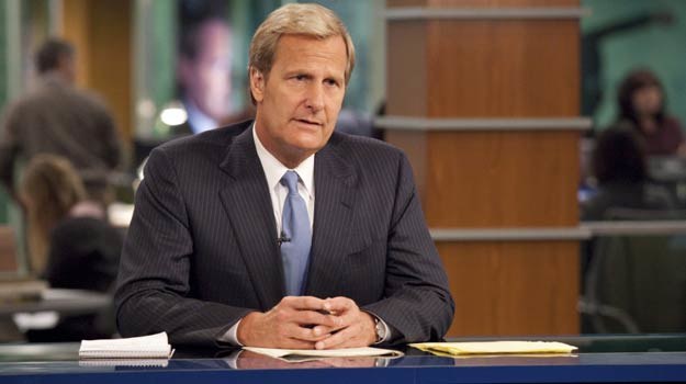 Główą rolę w serialu "Newsroom" gra Jeff Daniels. /HBO