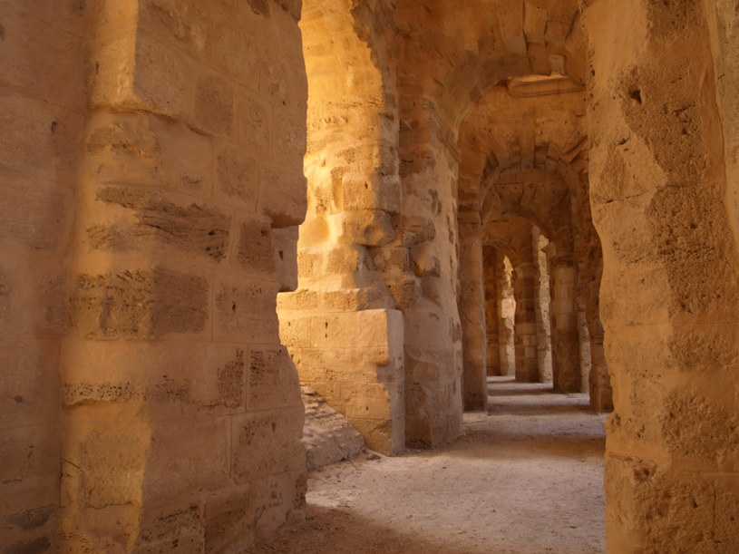 Główna część amfiteatru zachowana jest lepiej, niż koloseum w Rzymie /INTERIA.PL