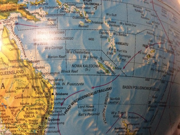 Główna wyspa zamieszkanej przez blisko 280 tys. osób Nowej Kaledonii położona jest około 1,2 tys. km na wschód od Australii oraz blisko 20 tys. km od Paryża /Archiwum RMF FM