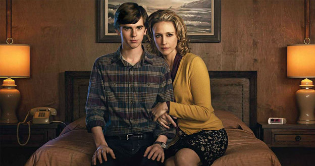 Główne role w "Bates Motel" grają Freddie Highmore i Vera Farmiga /materiały prasowe