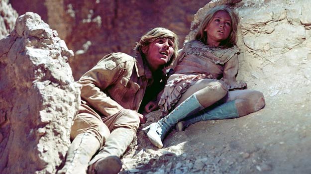 Główne role w filmie "W pustyni i w puszczy" zagrali Tomasz Mędrzak i Monika Rosca. /EAST NEWS/POLFILM