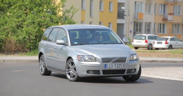 Główne zalety V50 to bardzo szeroka paleta silników i bogate wyposażenie. /Motor