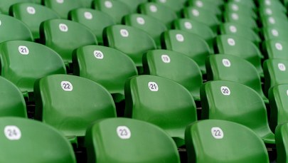 Główny epidemiolog Szwecji: Pełne kibiców puby dużym zagrożeniem