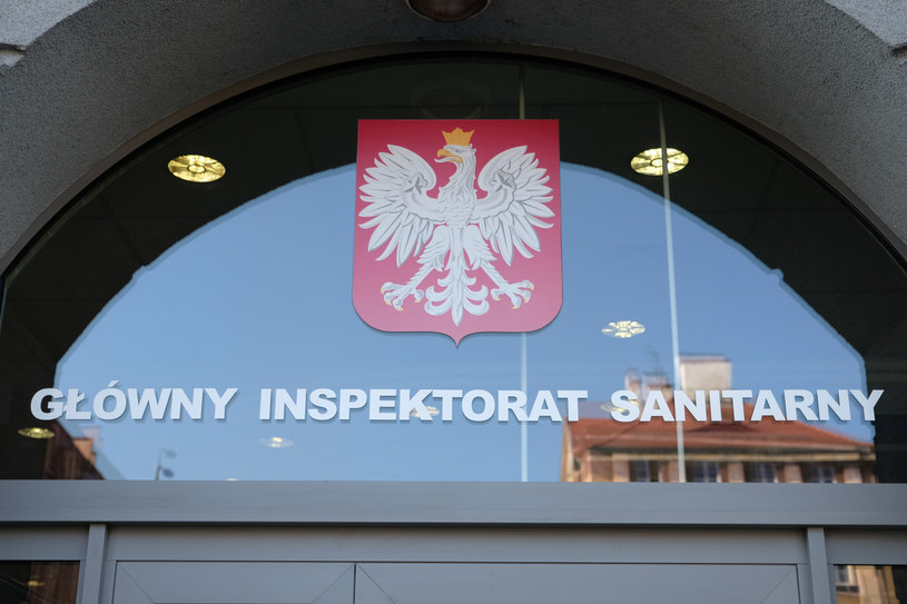 Główny Inspektorat Sanitarny poinformował o wycofaniu partii produktu "Boczek wędzony” Kraina Wędlin /Mateusz Grochocki /East News