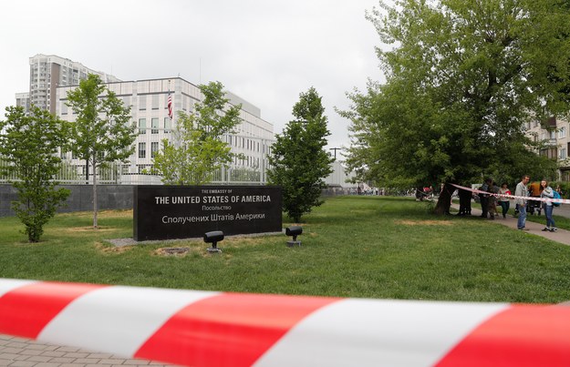 Gmach Ambasady USA w Kijowie /SERGEY DOLZHENKO /PAP/EPA