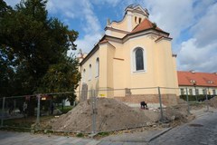 Gniezno: Archeolodzy odnaleźli fragment unikatowej, przedromańskiej budowli