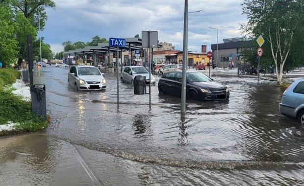 Gniezno pod wodą. Zalane mieszkania, lokale usługowe i samochody 