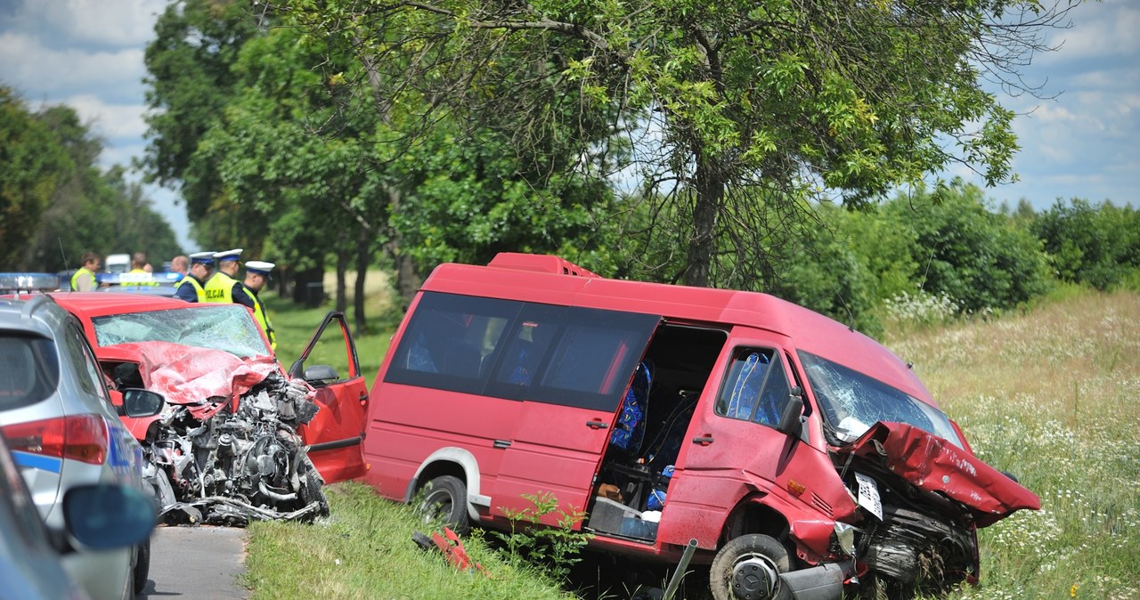 Gocław: Zderzenie busa z osobówką