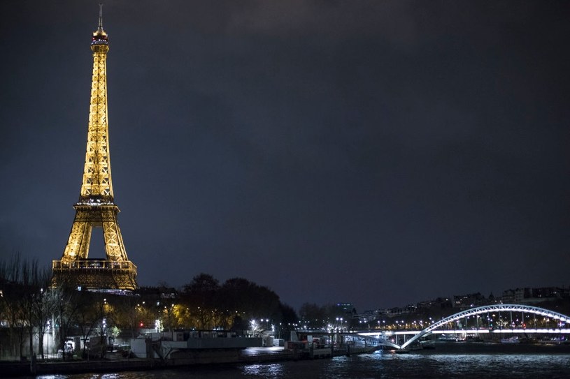 Godzina policyjna dla młodych we Francji. Nie wyjdą w nocy bez zezwolenia
