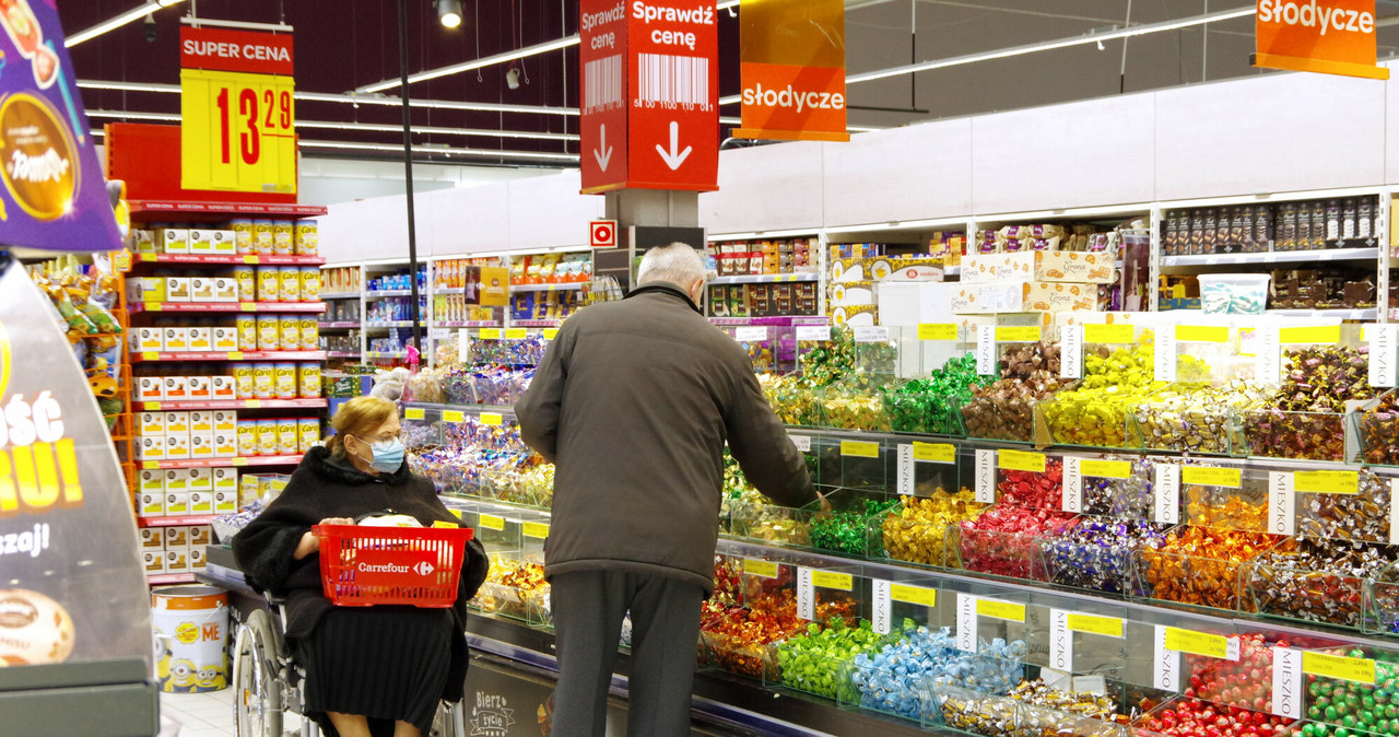 Godziny dla seniorów w sklepach - ważna decyzja resortu /Marek Bazak /Agencja SE/East News