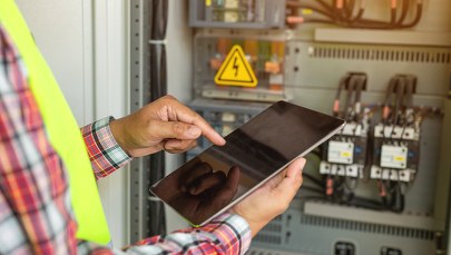 Godziny szczytu zużycia energii: Kiedy są? Dlaczego wtedy oszczędzać prąd i jak to robić?