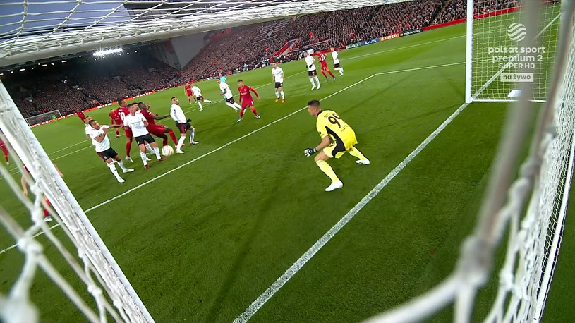 Gol Ibrahima Konate w meczu  Liverpool - Benfica Lizbona. WIDEO (Polsat Sport)