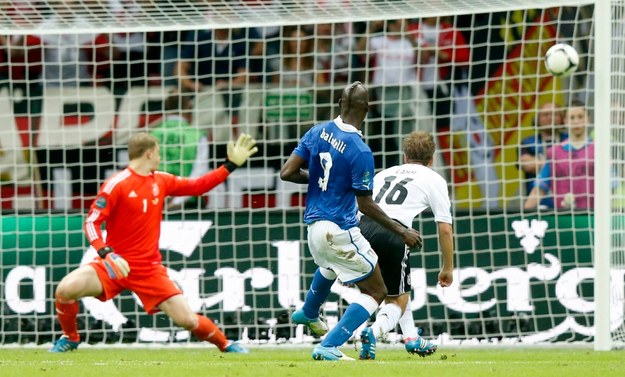 Gol Mario Balotellego w meczu Niemcy - Włochy, 28 czerwca /&nbsp; /PAP/EPA