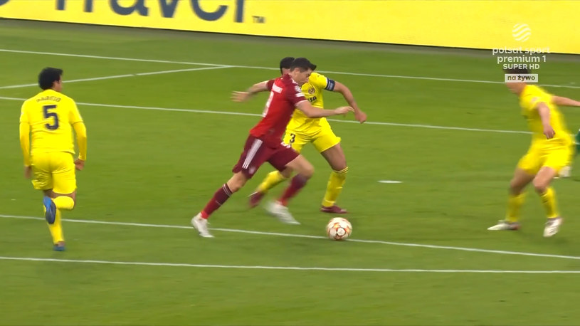 Gol Roberta Lewandowskiego w meczu Bayern Monachium - Villarreal CF. WIDEO (Polsat Sport)