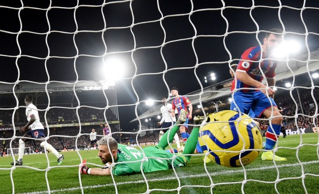 Gol zawdonika Liverpoolu Roberto Firmino w starciu z Crystal Palace /FACUNDO ARRIZABALAGA /PAP/EPA