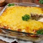 Gołąbki dla leniwych? Zapiekanka z mięsem mielonym i kapustą to ekspresowe danie idealne na obiad