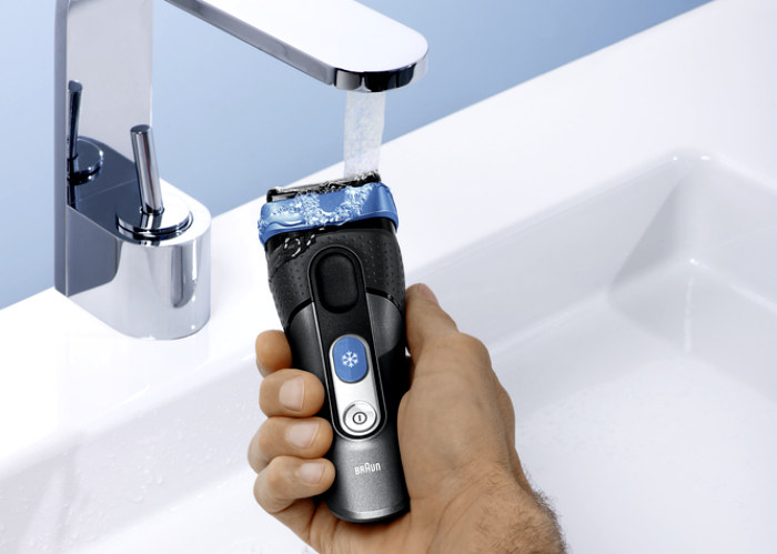 Golarka Braun °CoolTec została zaprojektowana tak, aby można było jej bezpiecznie używać nawet pod prysznicem /materiały prasowe