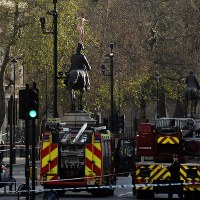 Golas na pomniku w Londynie 