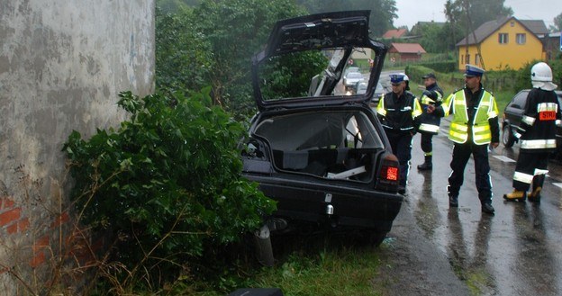 Golf uderzył w budynek gospodarczy /Informacja prasowa