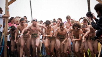 Goło i wesoło na festiwalu w Roskilde