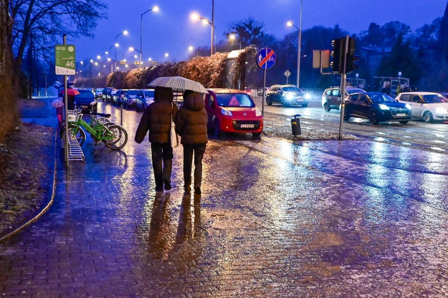 Gołoledź w Szczecinie /Marcin Bielecki /PAP