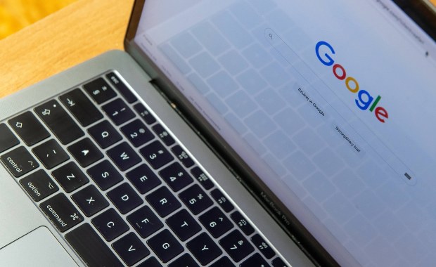 Google coraz bliżej ugody ws. francuskiego podatku od reklam