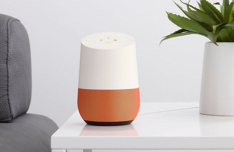 Google Home - głośnik, w którym umieszczono Asystenta Google, sztuczną inteligencję pełniącą rolę naszego pomocnika /materiały prasowe