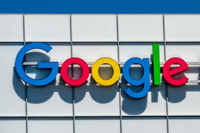 Google jest bliski ugody w sprawie francuskiego podatku od reklam /123RF/PICSEL