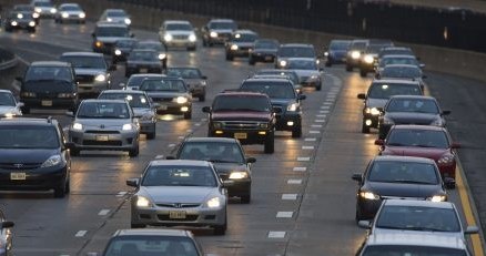 Google ma nowy sposób na korki drogowe. Czy skuteczny? /AFP
