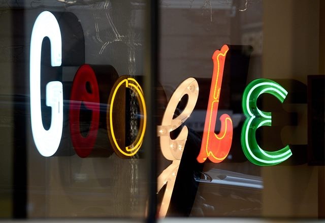 Google musi przestrzegać prawa do wymazywania danych /ANDREW GOMBERT /PAP/EPA