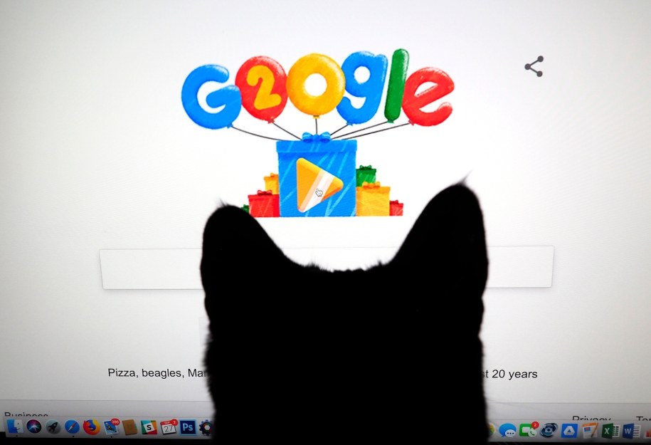 Google obchodził ostatnio 20. rocznicę urodzin /JOHN G. MABANGLO /PAP/EPA