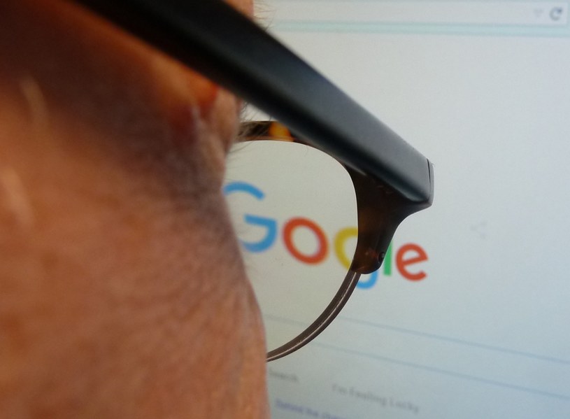 Google ogłosiło coroczną listę haseł najszybciej zyskujących  na popularności w 2015 roku /AFP