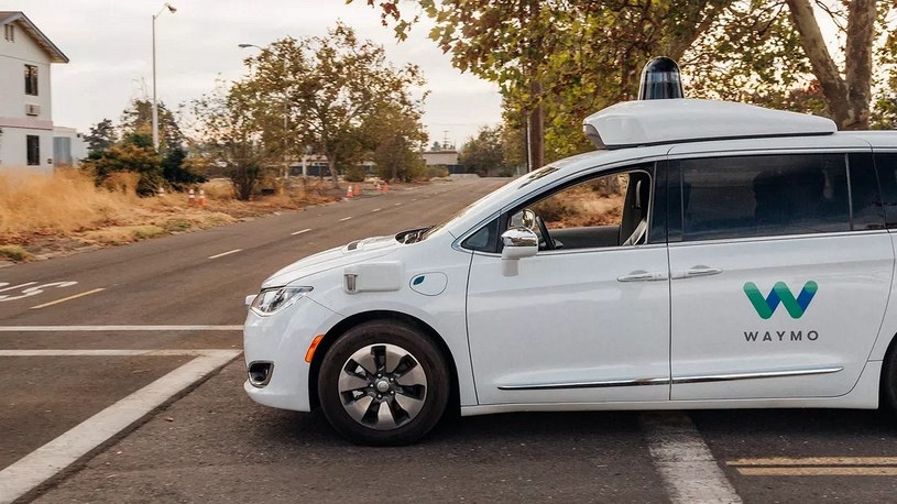 Google pozbawi nas własnych samochodów i zaoferuje płatne podróże autonomicznymi /Geekweek