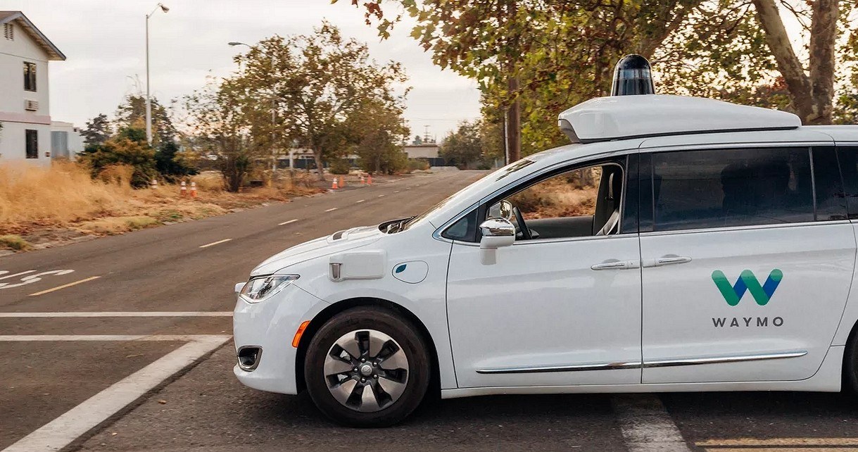 Google pozbawi nas własnych samochodów i zaoferuje płatne podróże autonomicznymi /Geekweek