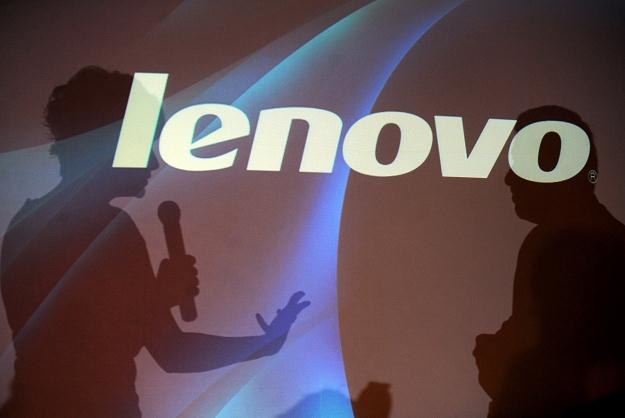 Google sprzedaje Motorolę Mobility chińskiemu koncernowi Lenovo /PAP