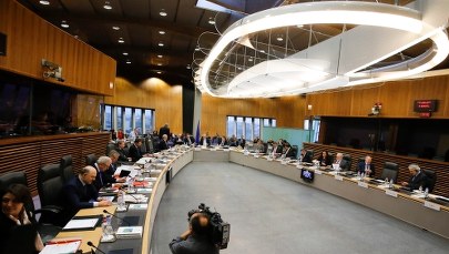 Gorące komentarze nt. decyzji KE: "Skandaliczna", "Zapracował na to PiS"