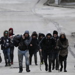 Gorąco na granicy Grecji z Turcją: Migranci obrzucili pograniczników kamieniami, policja odpowiedziała gazem łzawiącym
