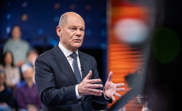 Gorąco na linii USA - Niemcy. Scholz ostro odpowiedział Vance'owi