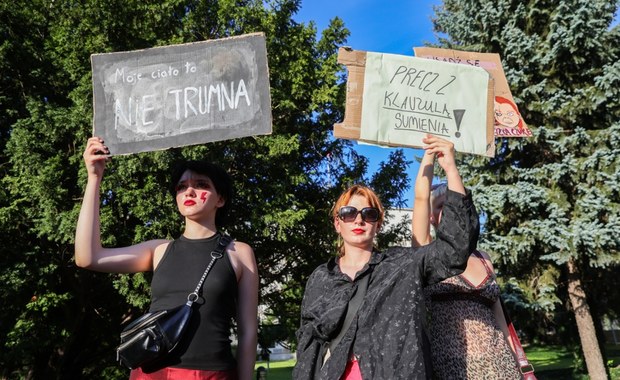 Gorąco przed Sejmem. Protestowali zwolennicy i przeciwnicy aborcji