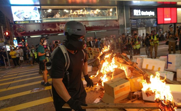 Gorąco w Hongkongu. Policja użyła wobec demonstrantów gazu łzawiącego i gumowych kul 
