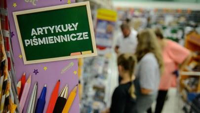 Gorący czas dla rodziców. Ile zapłacą za szkolną wyprawkę? 