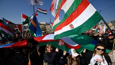 Gorący dzień na Węgrzech. Główne starcie przed wyborami