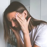 Gorączka, dreszcze, ból głowy. Pierwsze objawy legionellozy mogą być mylące