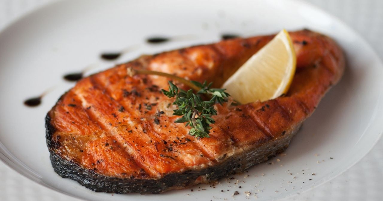 Gorbusza jest jednym z najzdrowszych gatunków łososia /MarinaMassel /Canva Pro