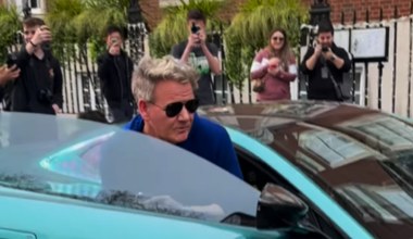 Gordon Ramsay szpanuje na ulicach nowym autem. Kosztowało prawie 6 mln złotych