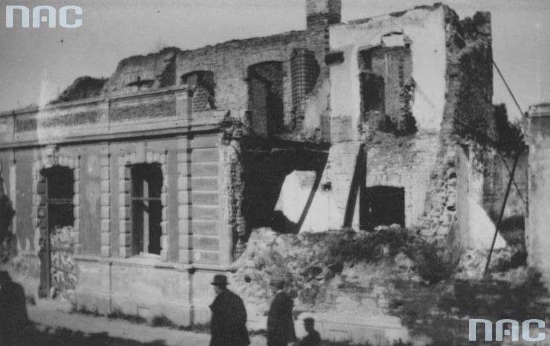 Gorlice. Budynki zniszczone w czasie I wojny światowej /Z archiwum Narodowego Archiwum Cyfrowego