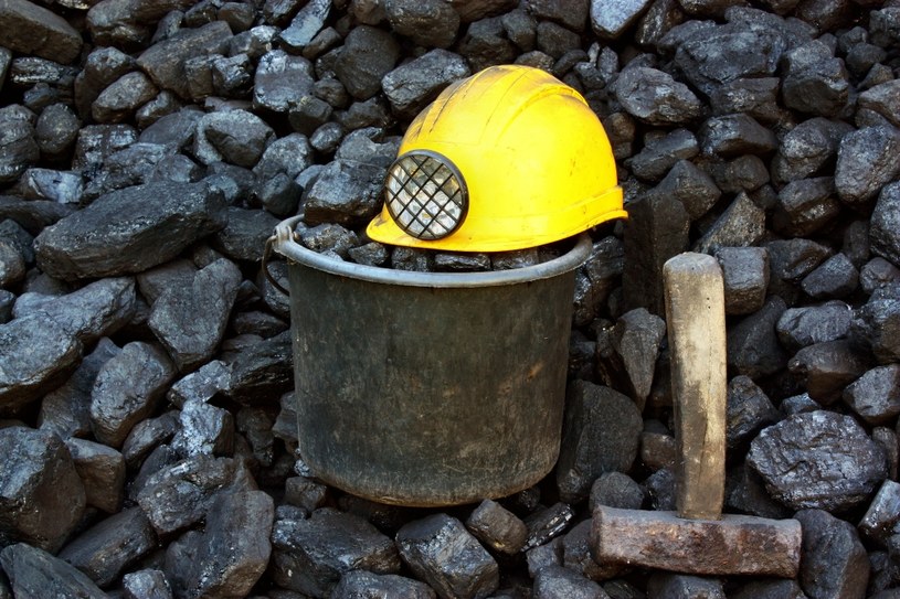 Górnicy chcą więcej zarabiać /123RF/PICSEL