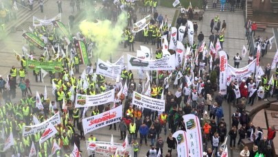 Górnicy, hutnicy, kolejarze znów zastrajkują, tym razem w Warszawie. "Punkt kulminacyjny protestu"