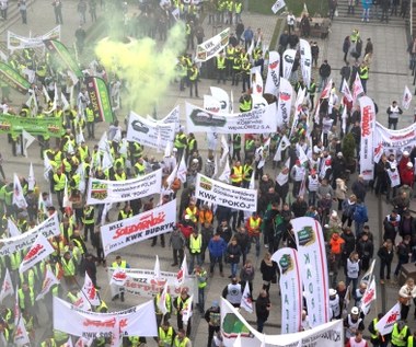 Górnicy, hutnicy, kolejarze znów zastrajkują, tym razem w Warszawie. "Punkt kulminacyjny protestu"